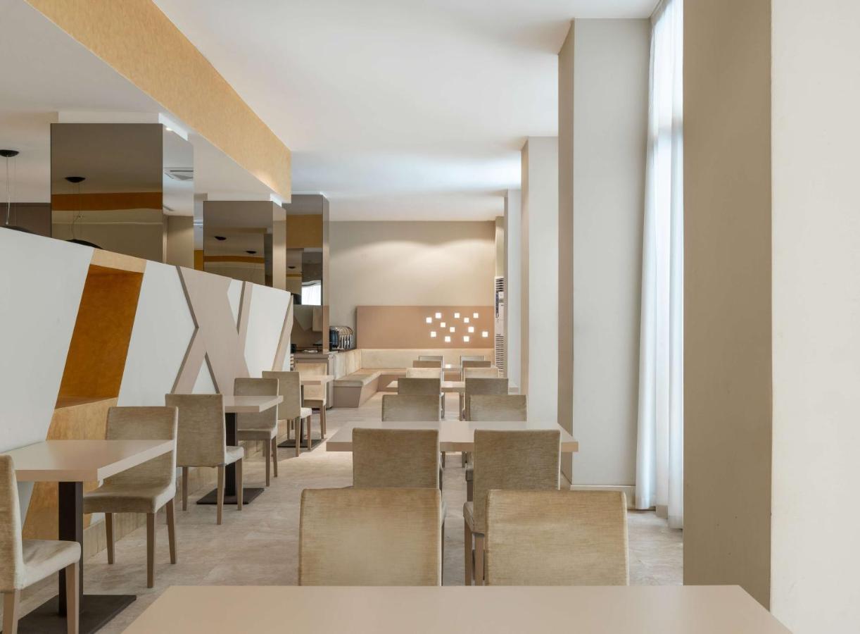 Radisson Blu Hotel Нджамена Екстер'єр фото