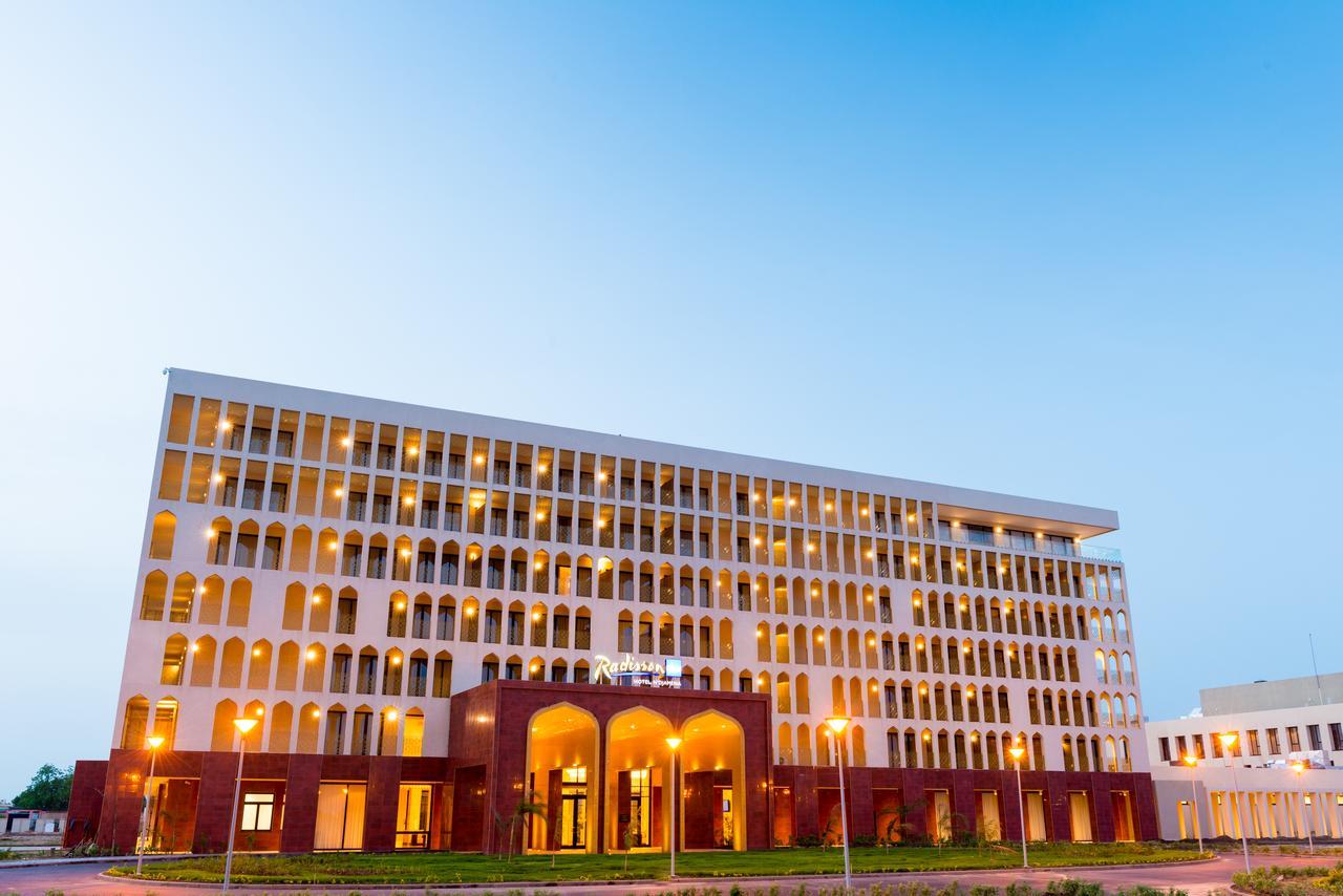 Radisson Blu Hotel Нджамена Екстер'єр фото